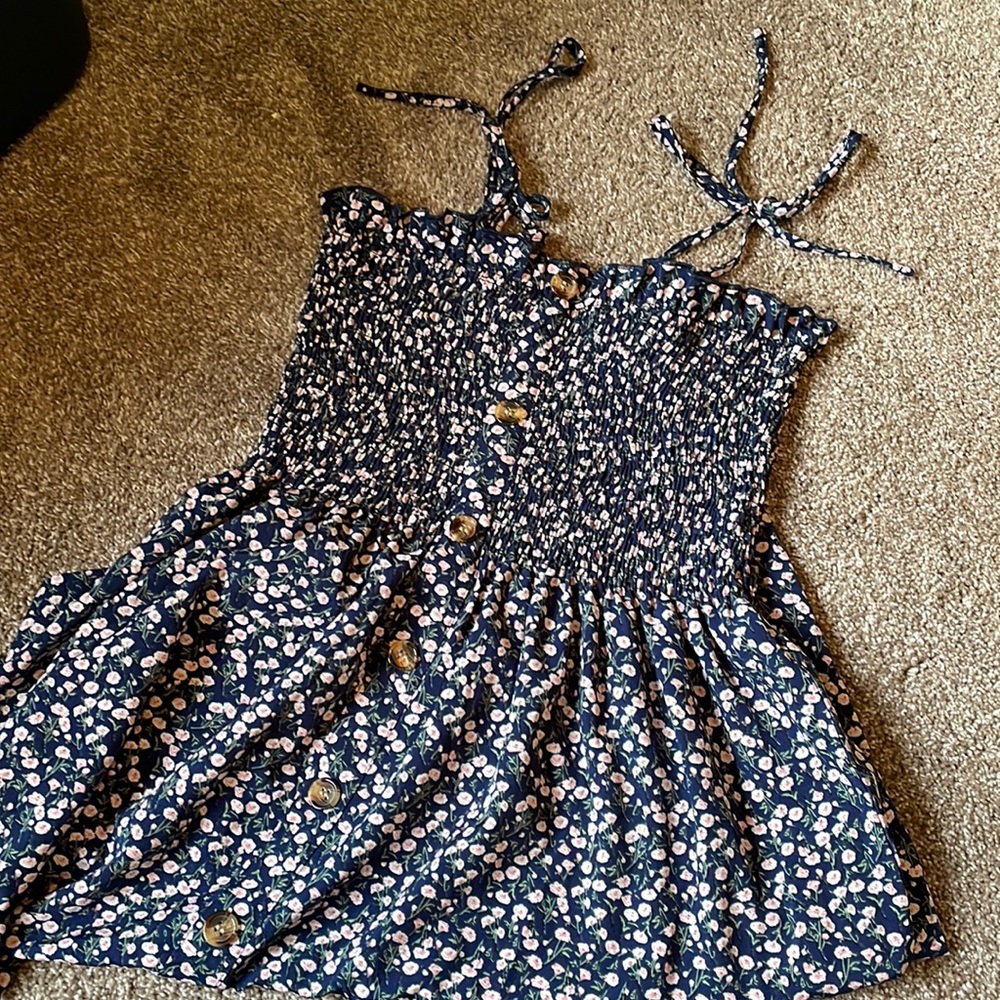 Vici brand. Size medium. Ruched top spaghetti strap dress.